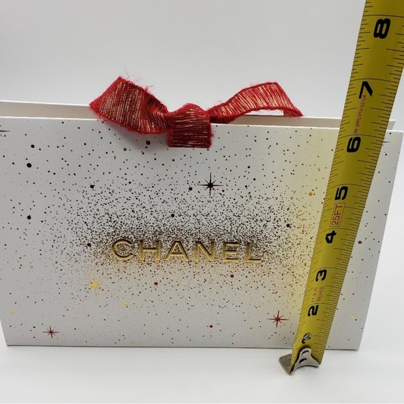CHANEL Gift Bag - Picture 4 of 5